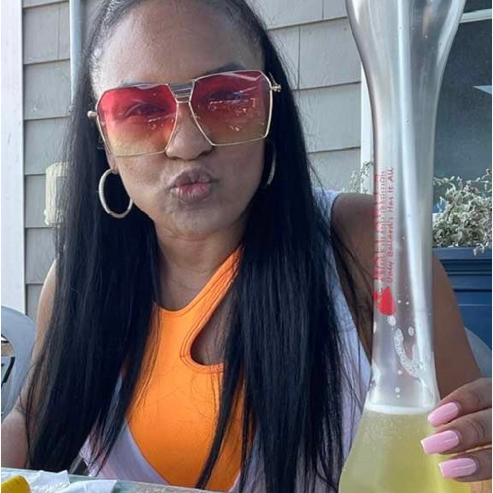 Sunglasses 🕶️ - Picture 2 of 2